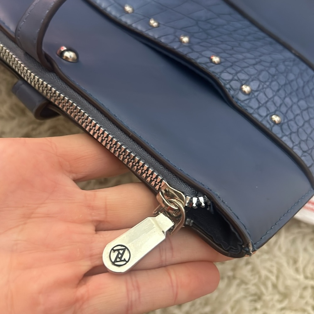 Adrienne Vittadini Purse - Picture 2 of 7
